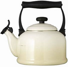Load image into Gallery viewer, Le Creuset Traditional Kettle