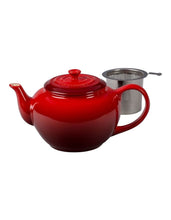 Load image into Gallery viewer, Le Creuset Classic Teapot wth Stainless Steel Infuser