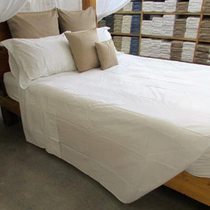 Simple Luxury Reversible Quilt Set in White/Natural