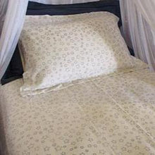 Load image into Gallery viewer, Simple Luxury Quilt Set in Natural Star Design