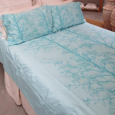 Simple Luxury Quilt Set Tahitian Blue Silhouette